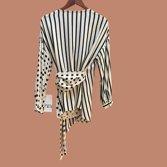 NWT 🆕 - Zara Stripes + Polka Dots Silky Wrap Front Asymmetrical Blouse - XS - Picture 5 of 8